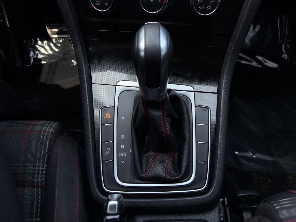 2017 Volkswagen GTI Image 14