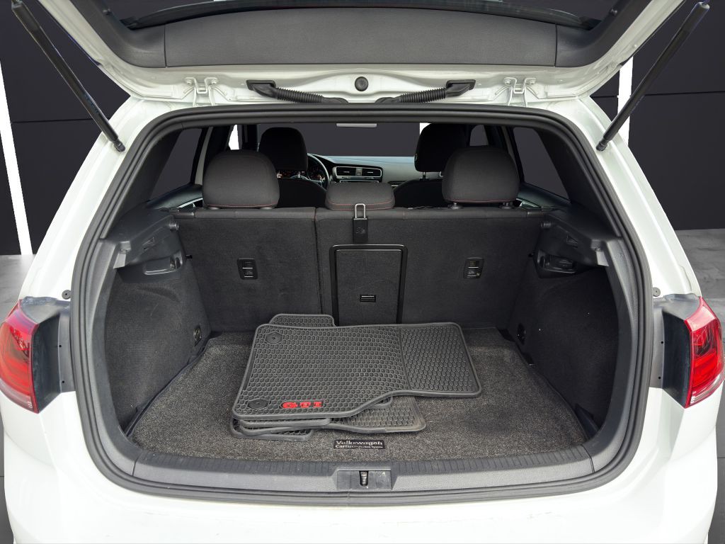 2017 Volkswagen GTI Image 17
