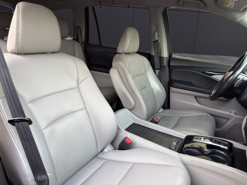 2017 Honda Pilot Image 14