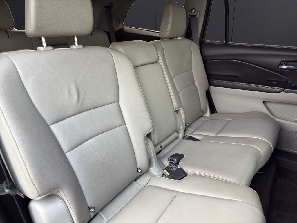 2017 Honda Pilot Image 21