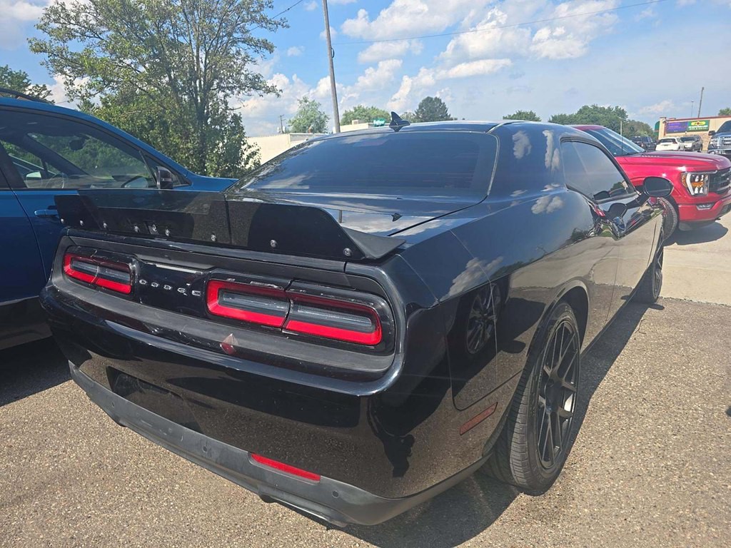 2017 Dodge Challenger Image 2