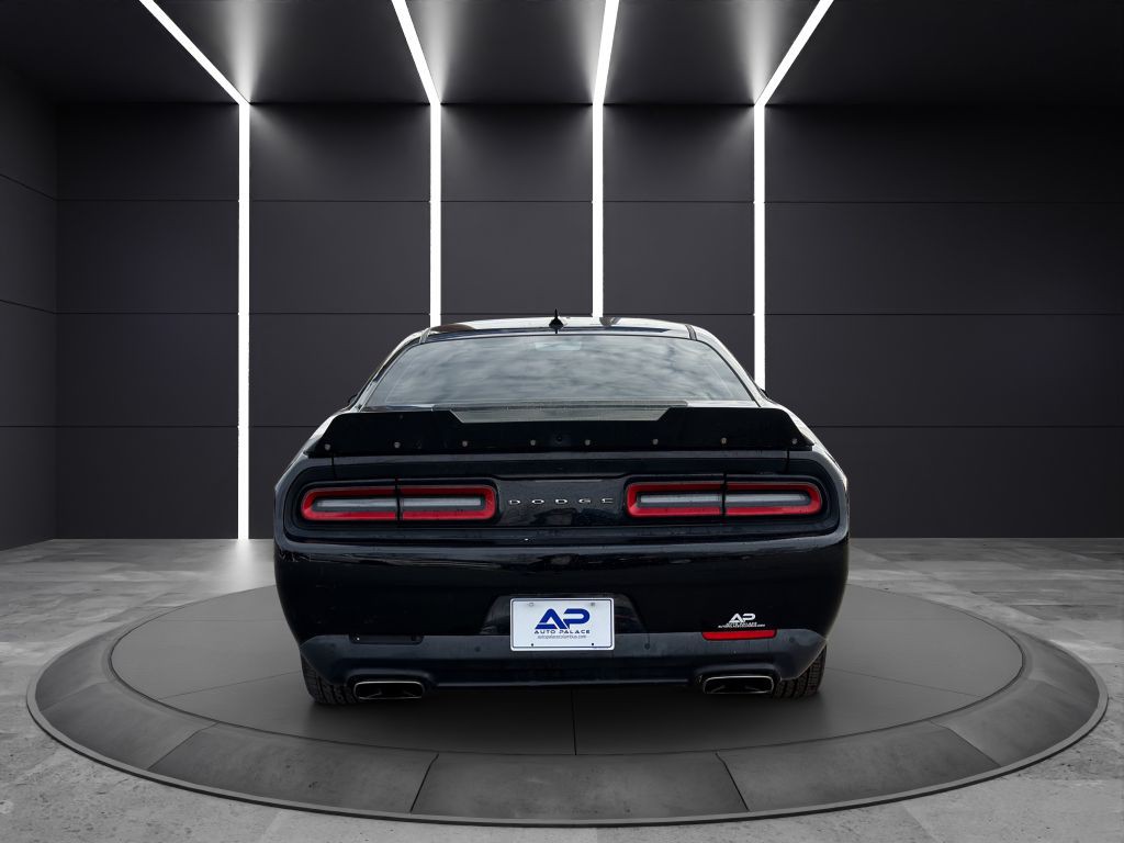 2017 Dodge Challenger Image 5