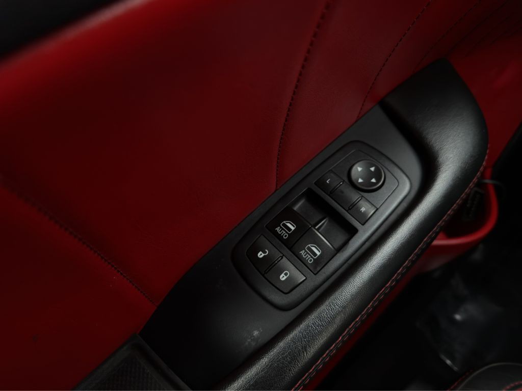 2017 Dodge Challenger Image 11