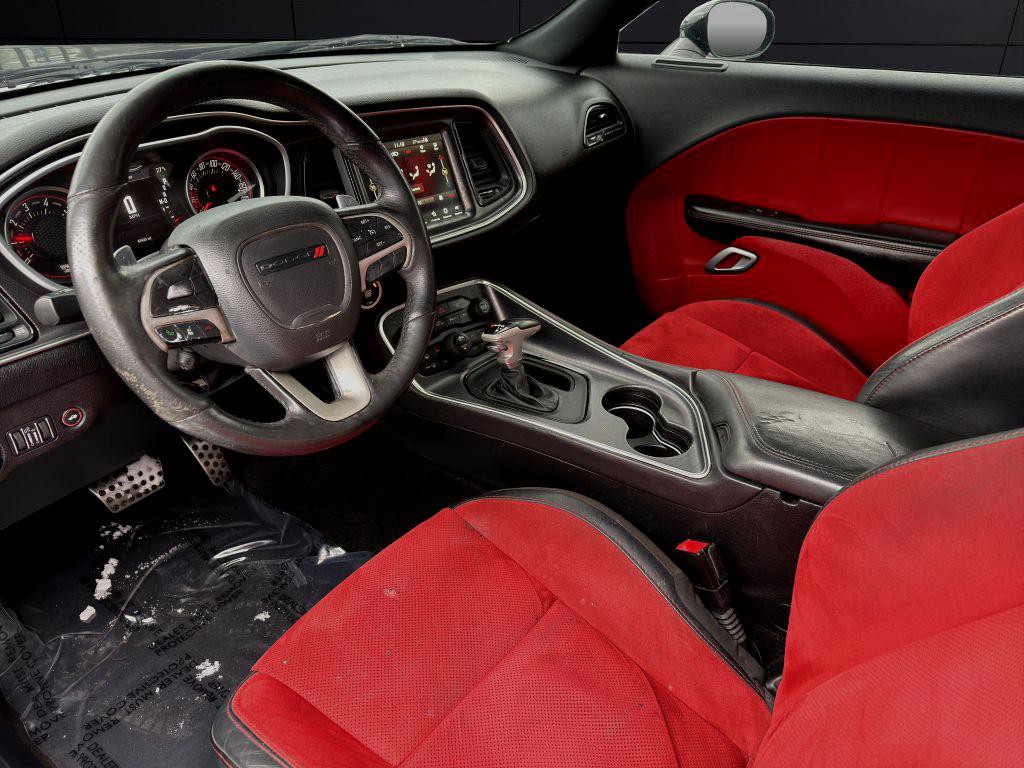 2017 Dodge Challenger Image 12