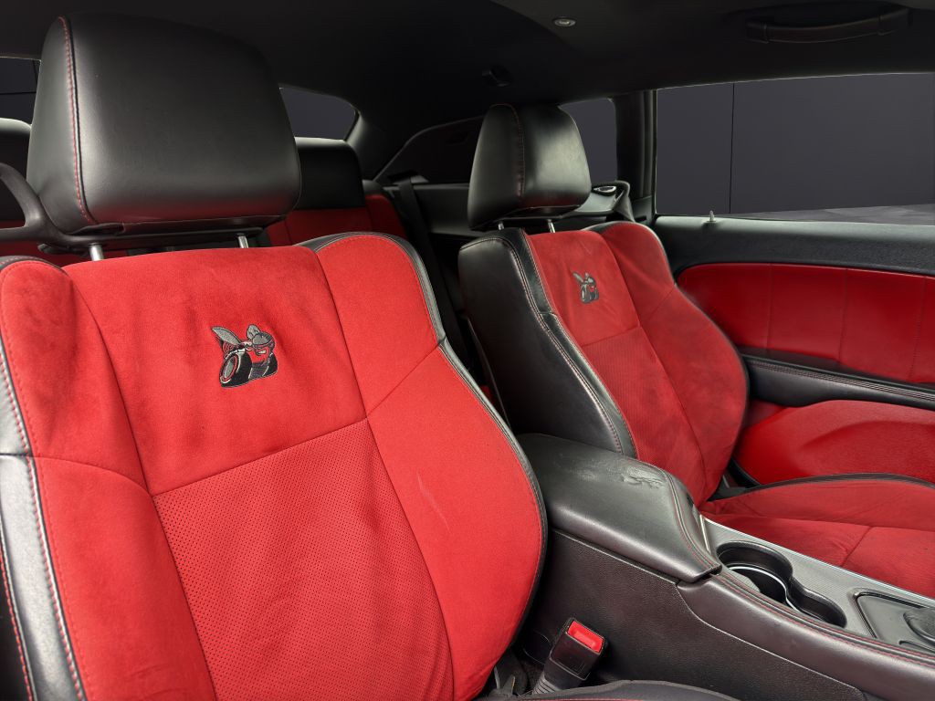 2017 Dodge Challenger Image 14