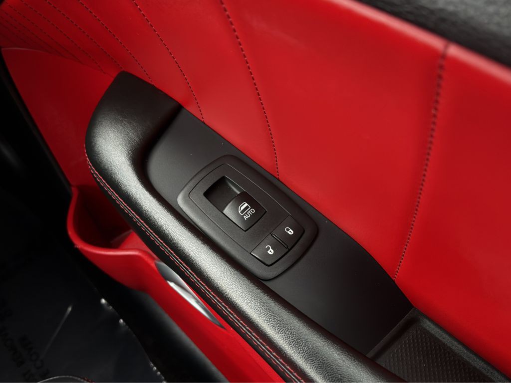 2017 Dodge Challenger Image 15