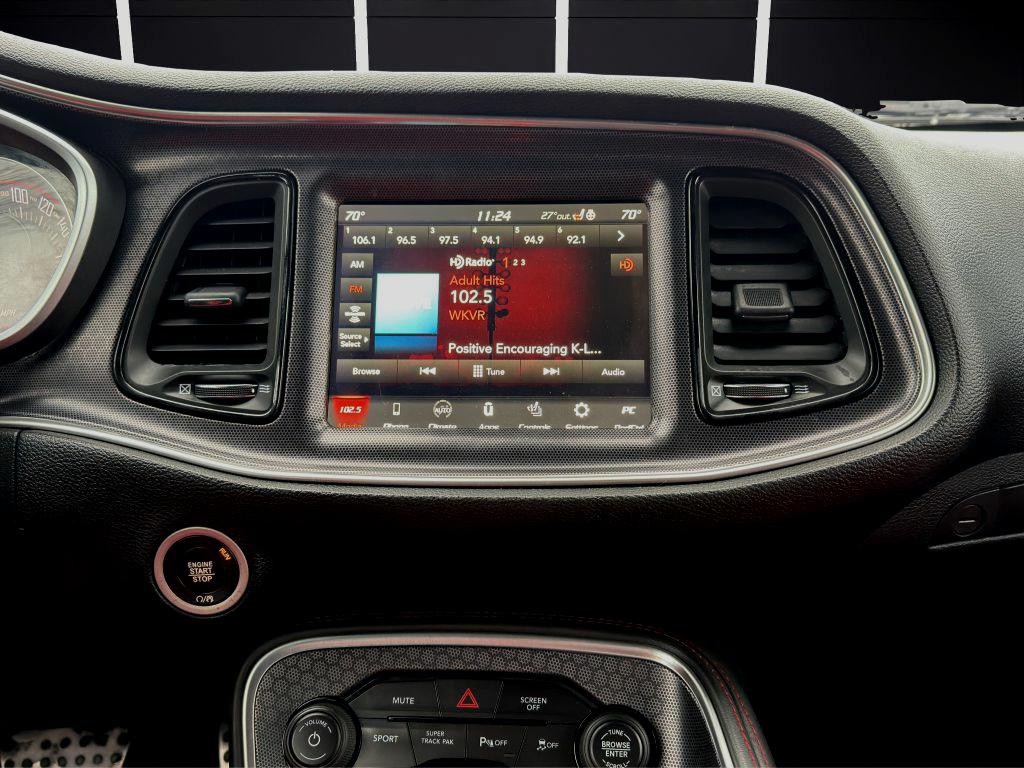 2017 Dodge Challenger Image 18