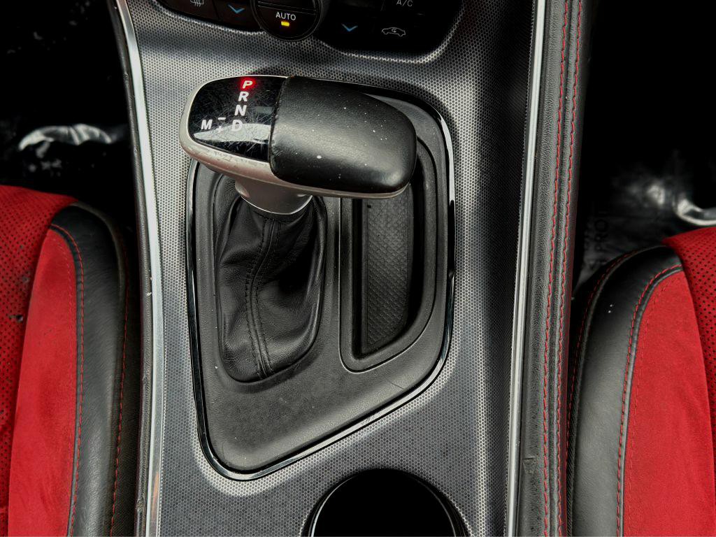 2017 Dodge Challenger Image 19