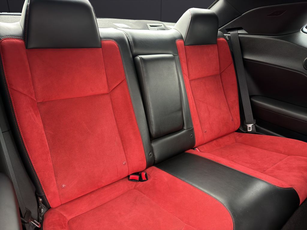 2017 Dodge Challenger Image 20