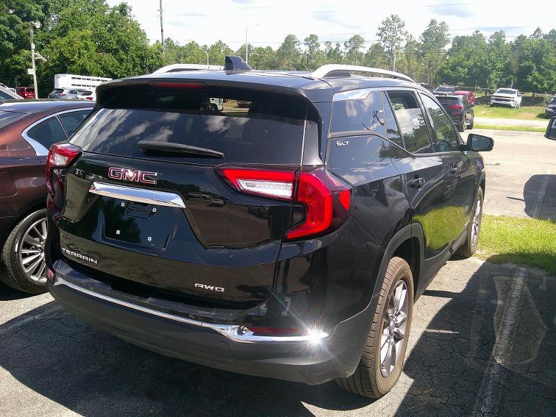 2024 GMC Terrain Image 2