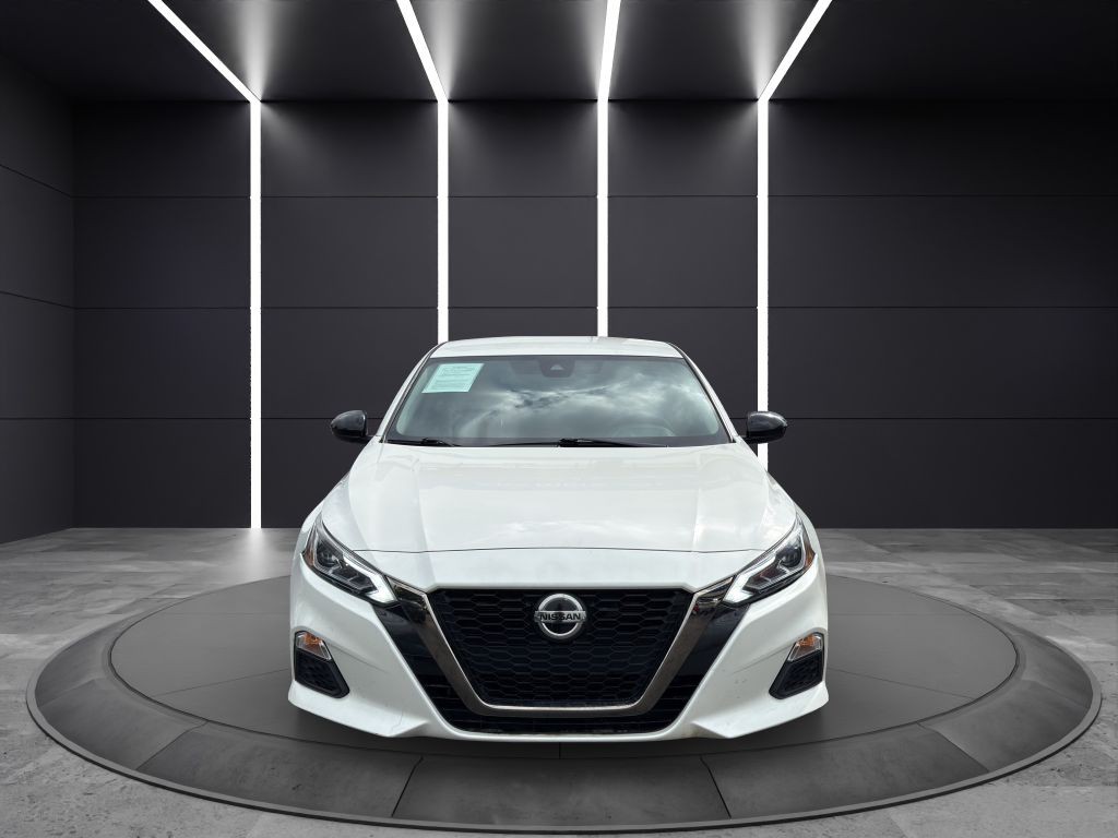 2022 Nissan Altima Image 2