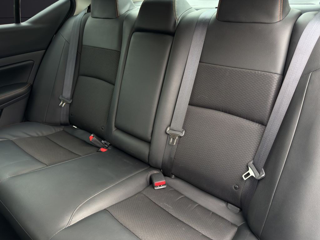 2022 Nissan Altima Image 21