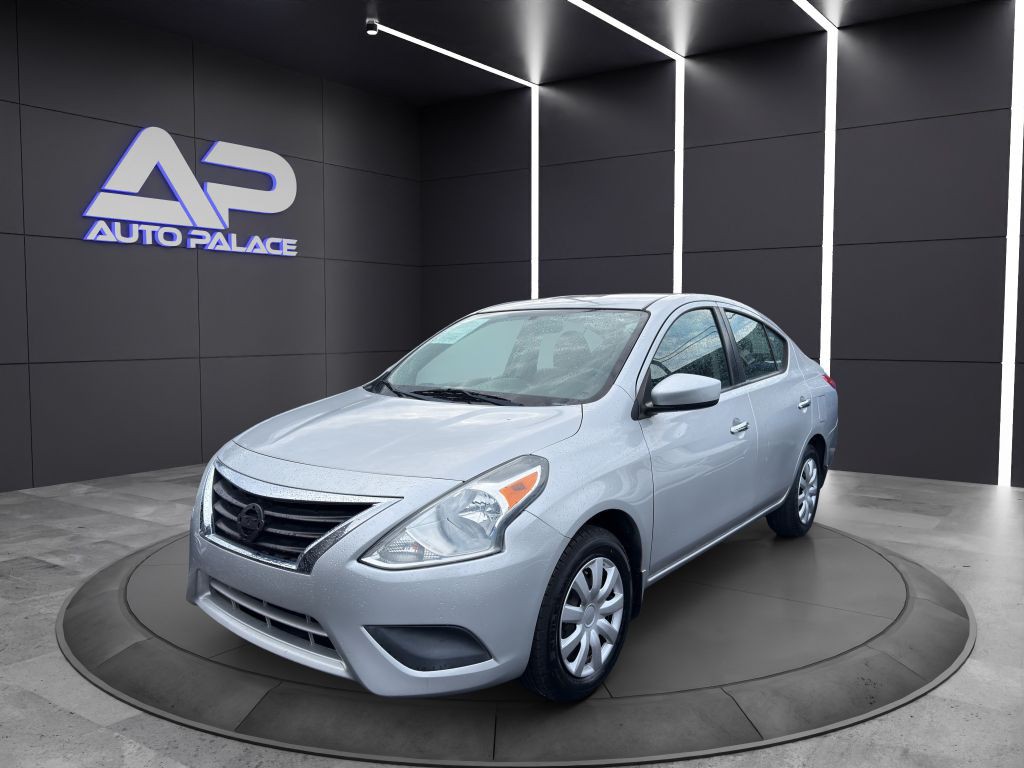 2016 Nissan Versa Image 1