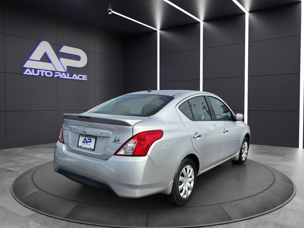 2016 Nissan Versa Image 6