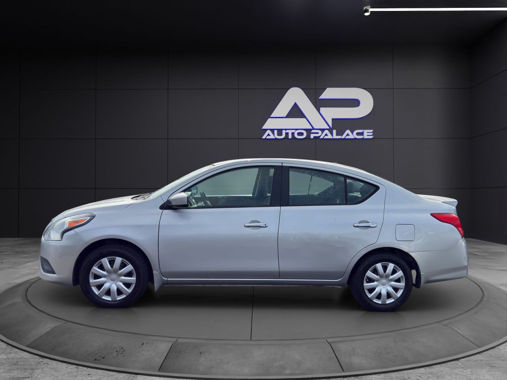 2016 Nissan Versa Image 7