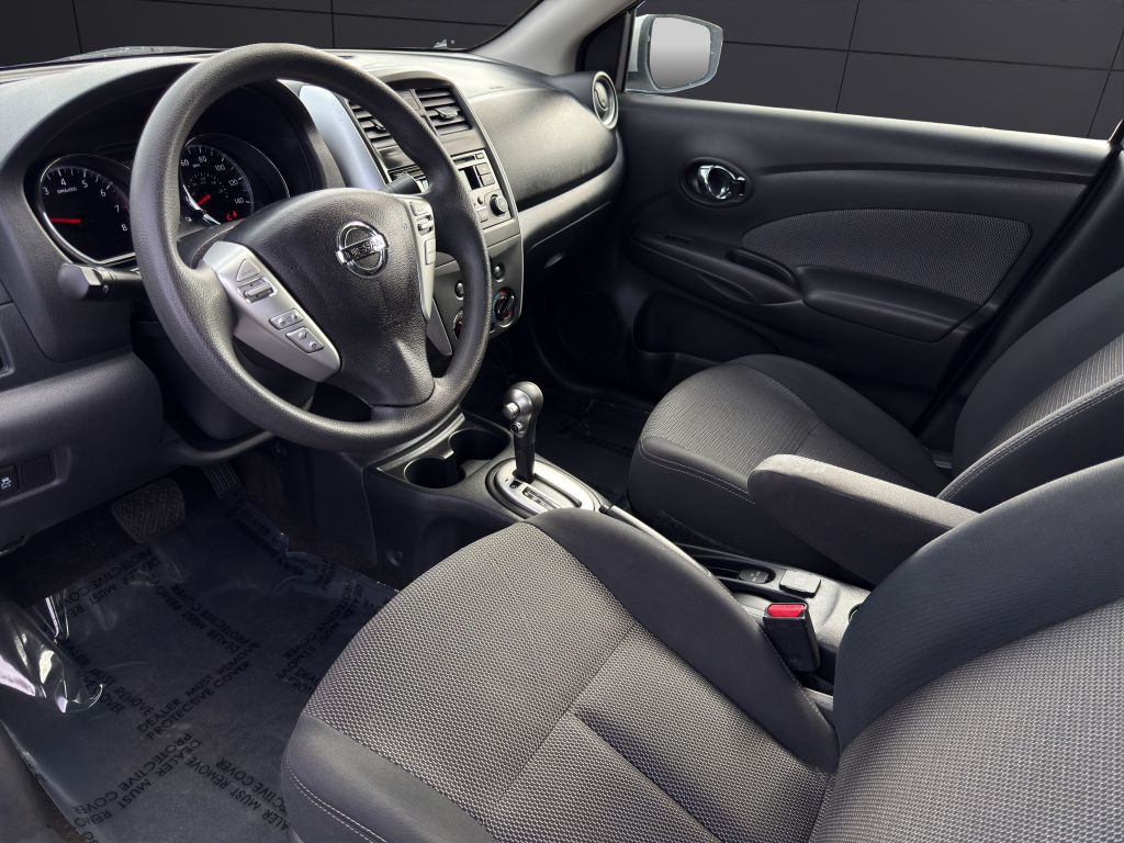2016 Nissan Versa Image 12