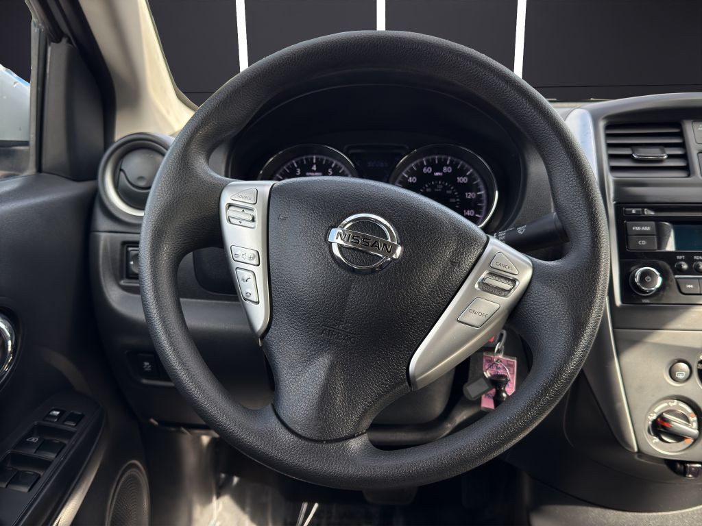 2016 Nissan Versa Image 16