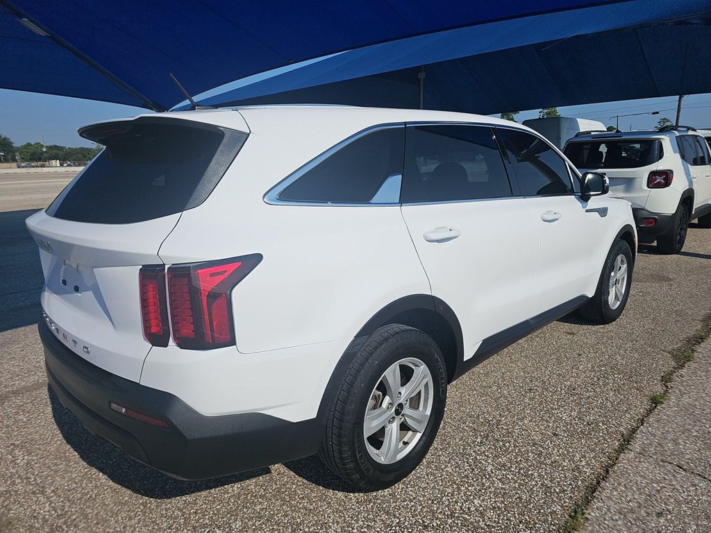 2022 Kia Sorento Image 2