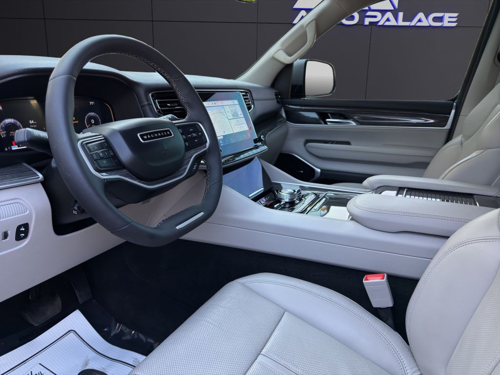 2022 Jeep Wagoneer Image 12