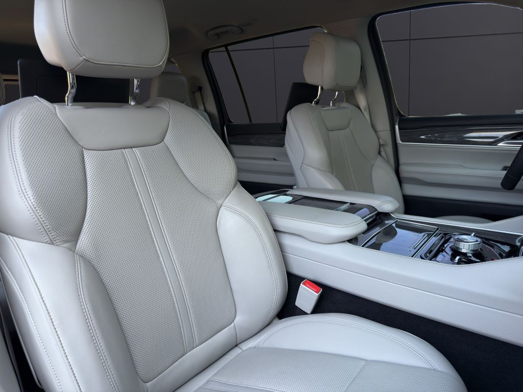 2022 Jeep Wagoneer Image 14