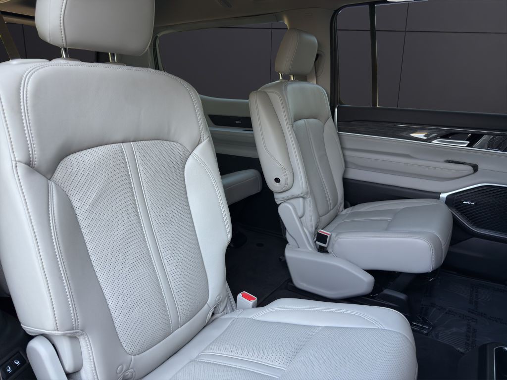 2022 Jeep Wagoneer Image 21