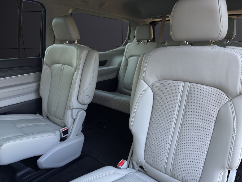 2022 Jeep Wagoneer Image 22