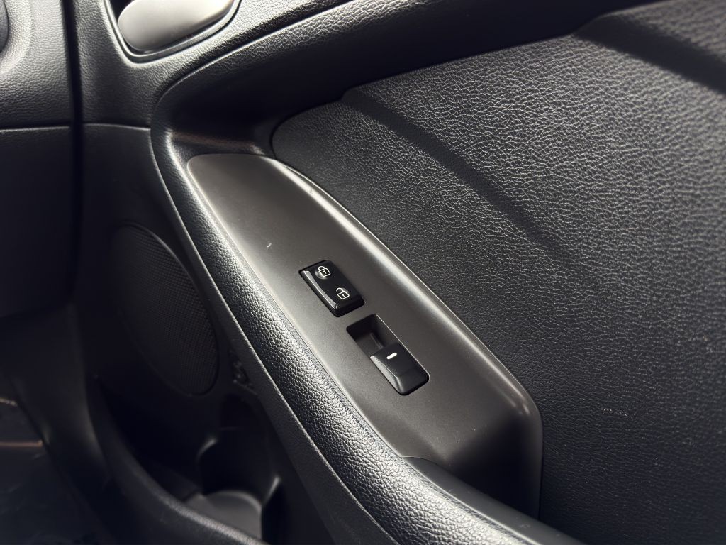 2017 Kia Forte Image 15