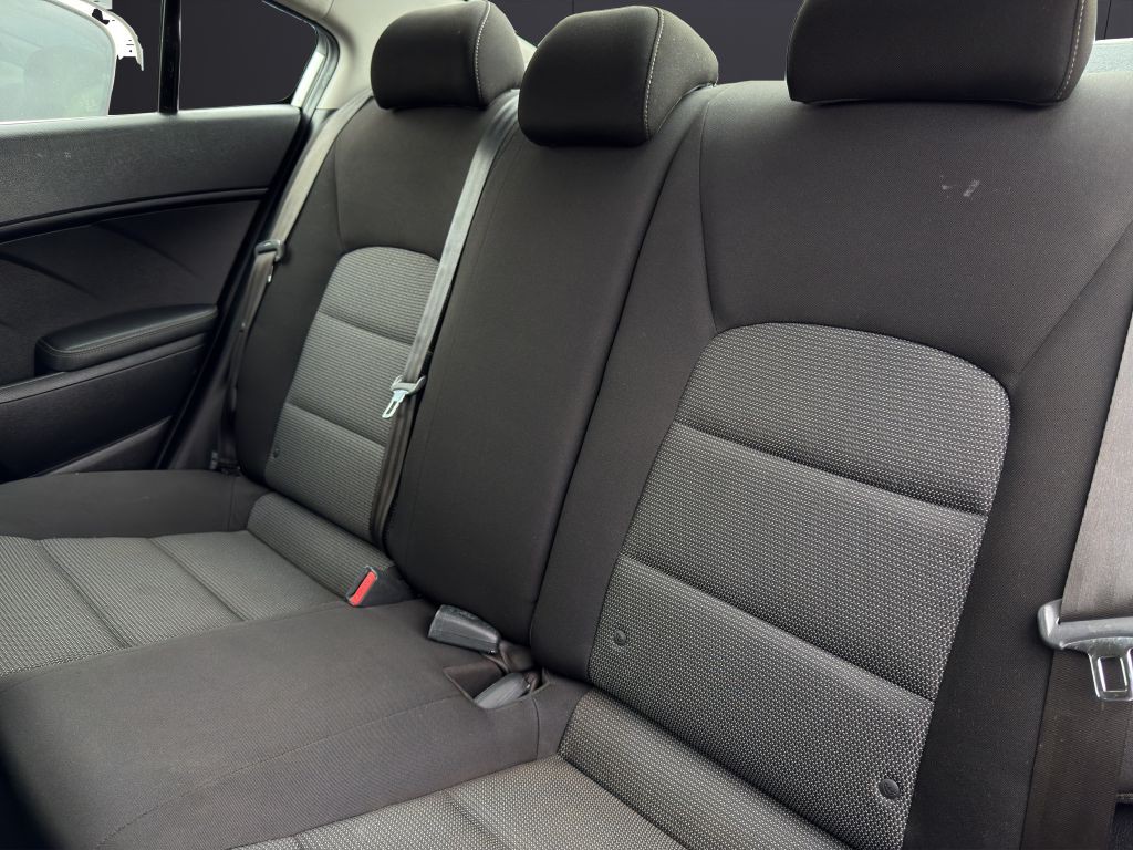 2017 Kia Forte Image 21
