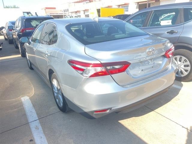 2022 Toyota Camry Image 2