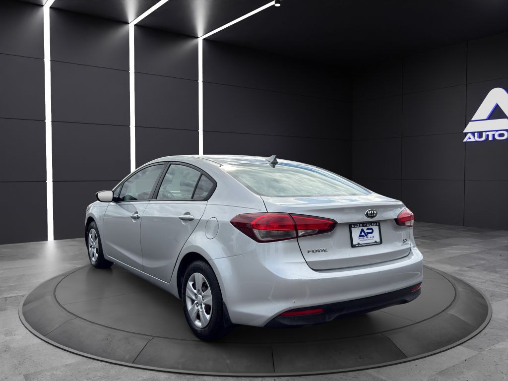 2018 Kia Forte Image 4