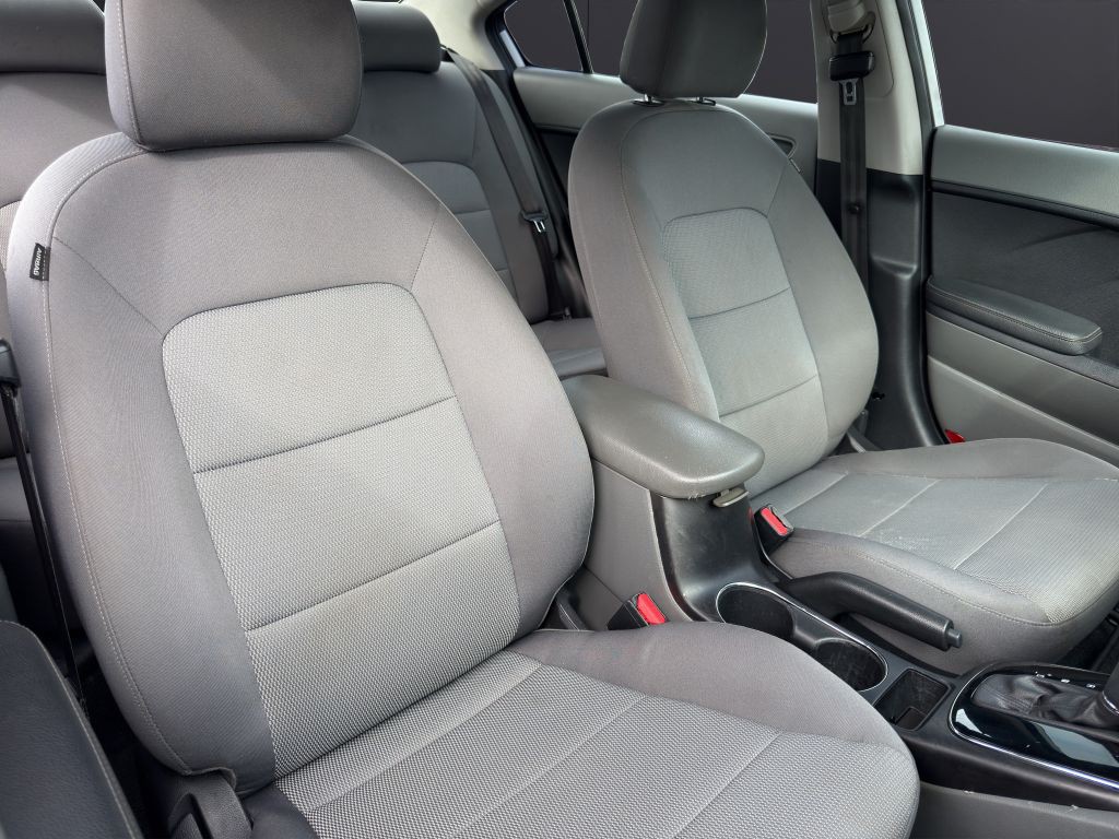 2018 Kia Forte Image 13