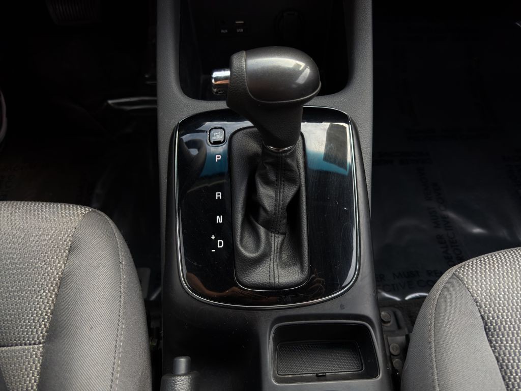 2018 Kia Forte Image 18