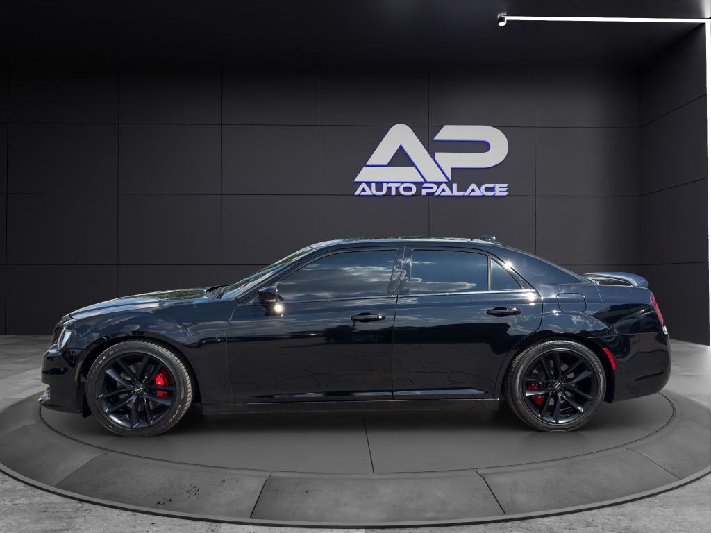 2023 Chrysler 300 Image 7
