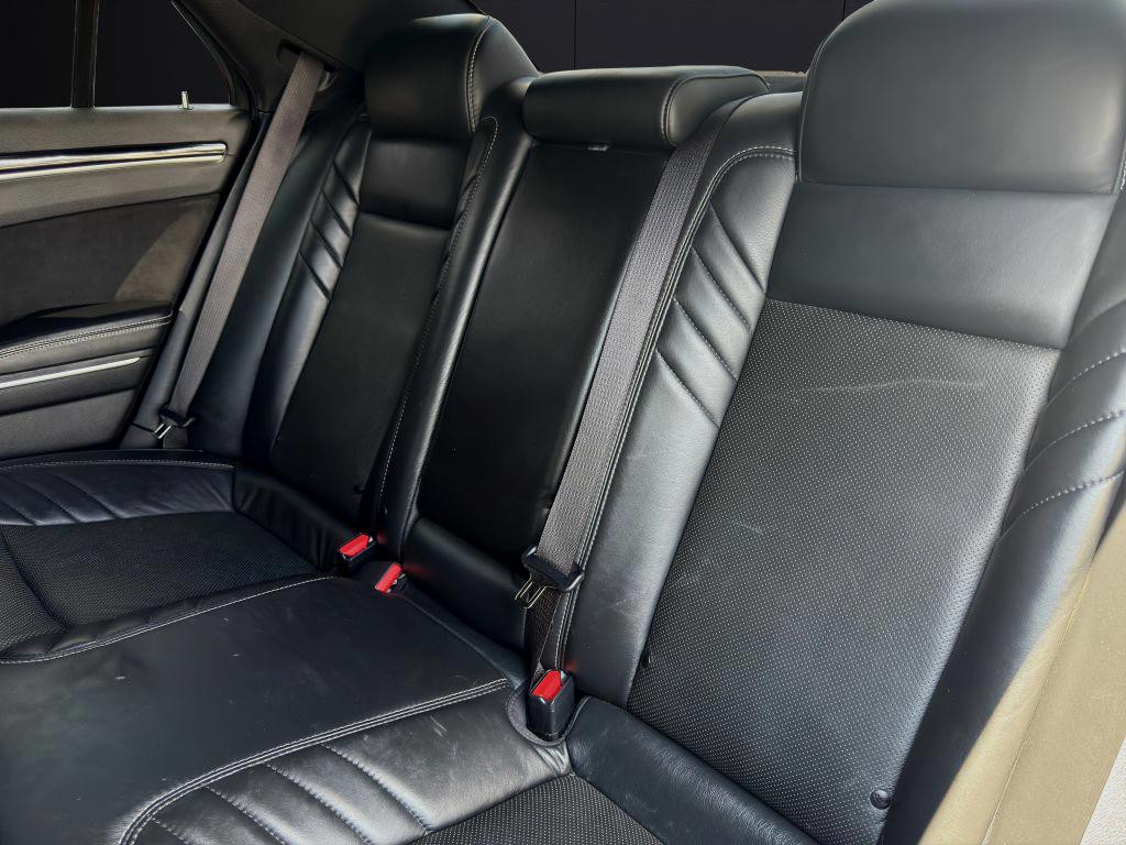 2023 Chrysler 300 Image 17