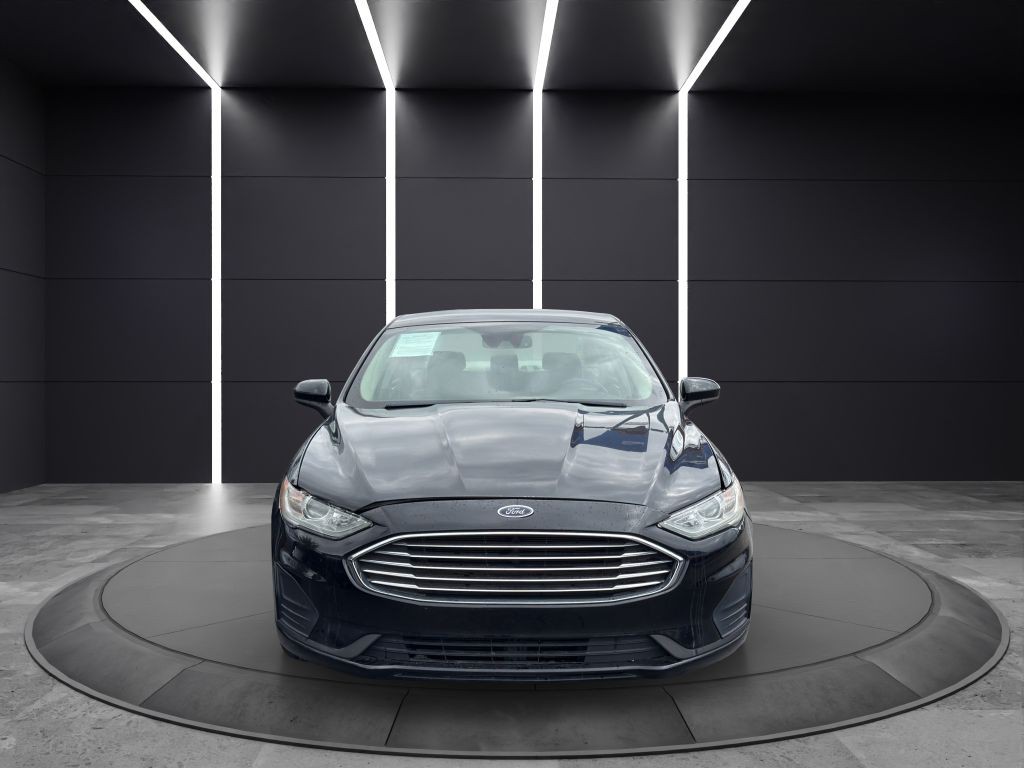 2020 Ford Fusion Image 2
