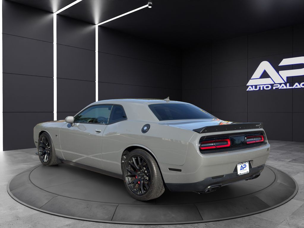 2017 Dodge Challenger Image 4