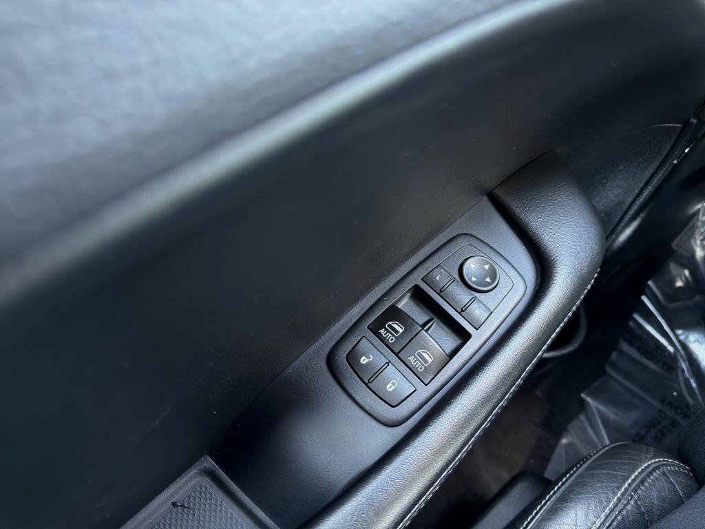 2017 Dodge Challenger Image 11