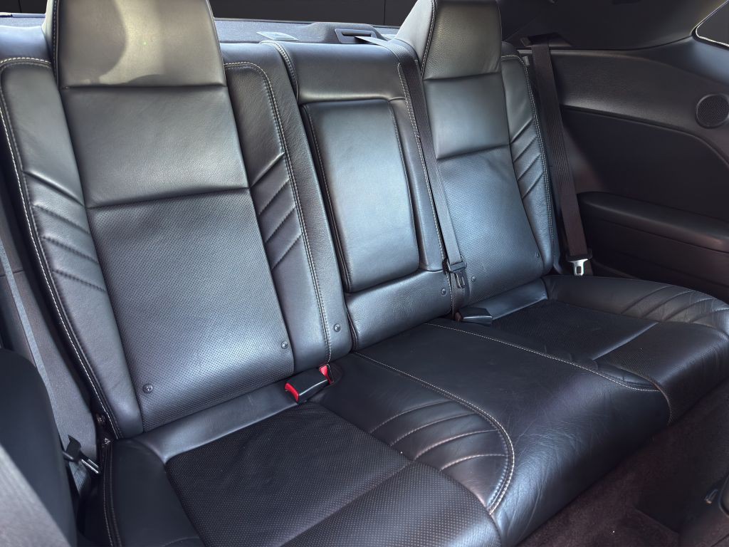 2017 Dodge Challenger Image 19