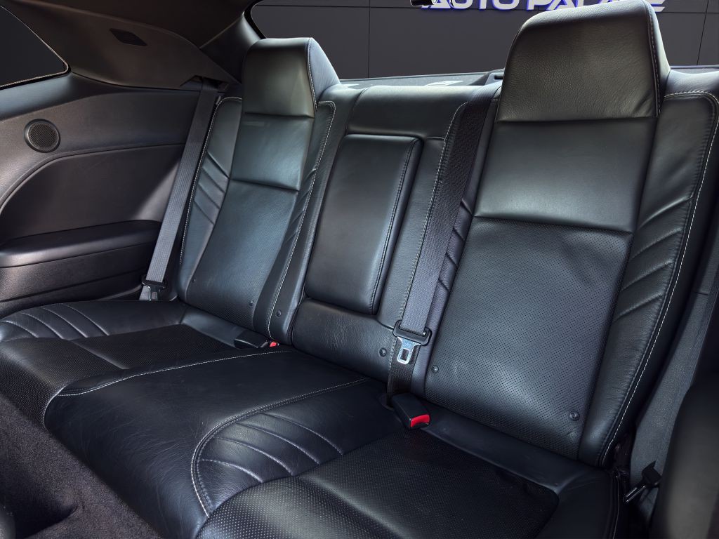 2017 Dodge Challenger Image 20