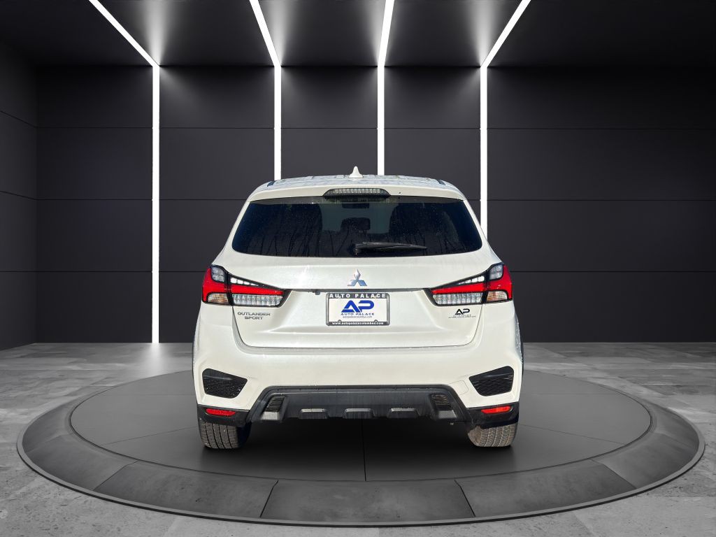 2020 Mitsubishi Outlander Image 5