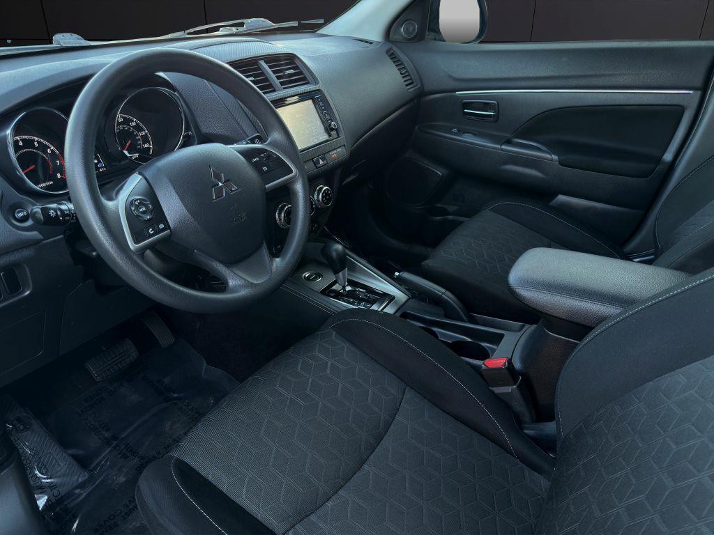 2020 Mitsubishi Outlander Image 12