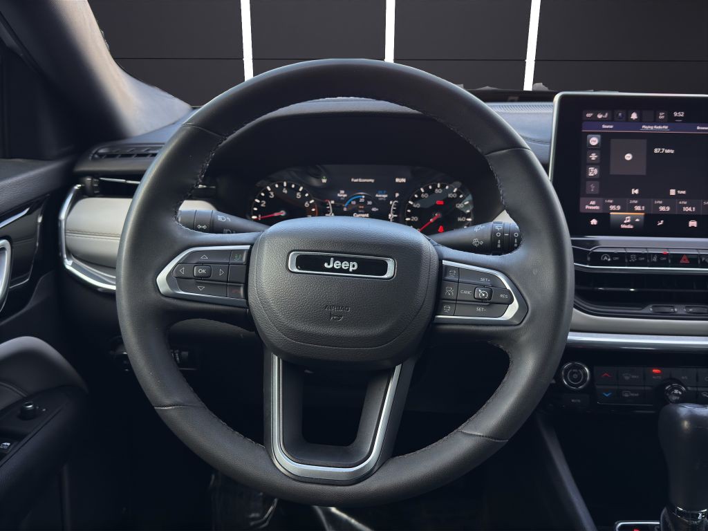 2023 Jeep Compass Image 16