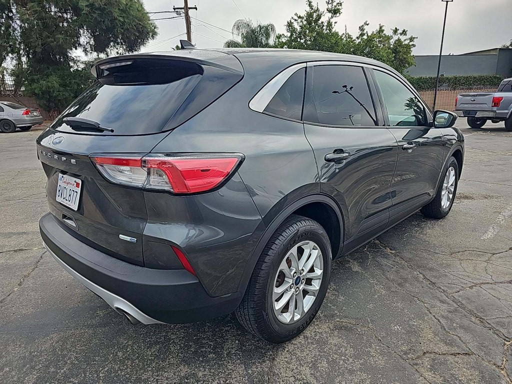 2020 Ford Escape Image 2