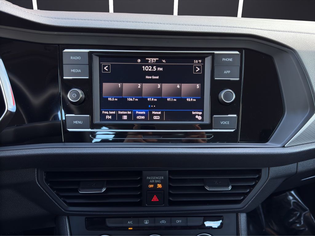 2024 Volkswagen Jetta Image 18