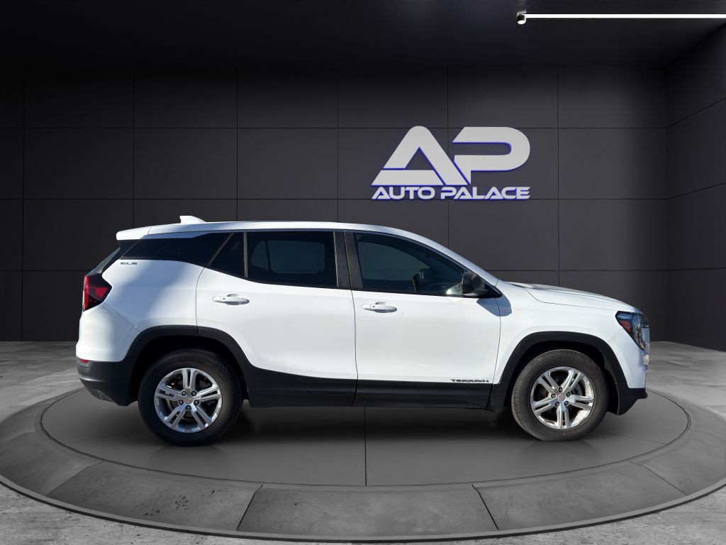 2024 GMC Terrain Image 8