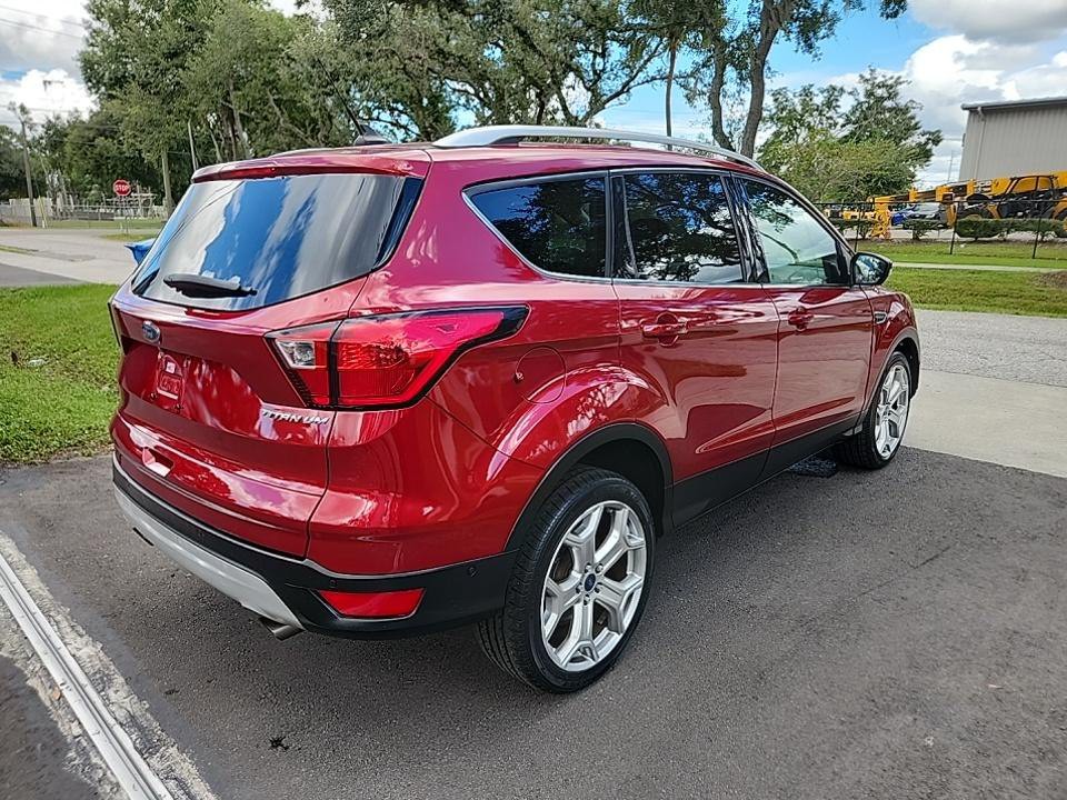2019 Ford Escape Image 2