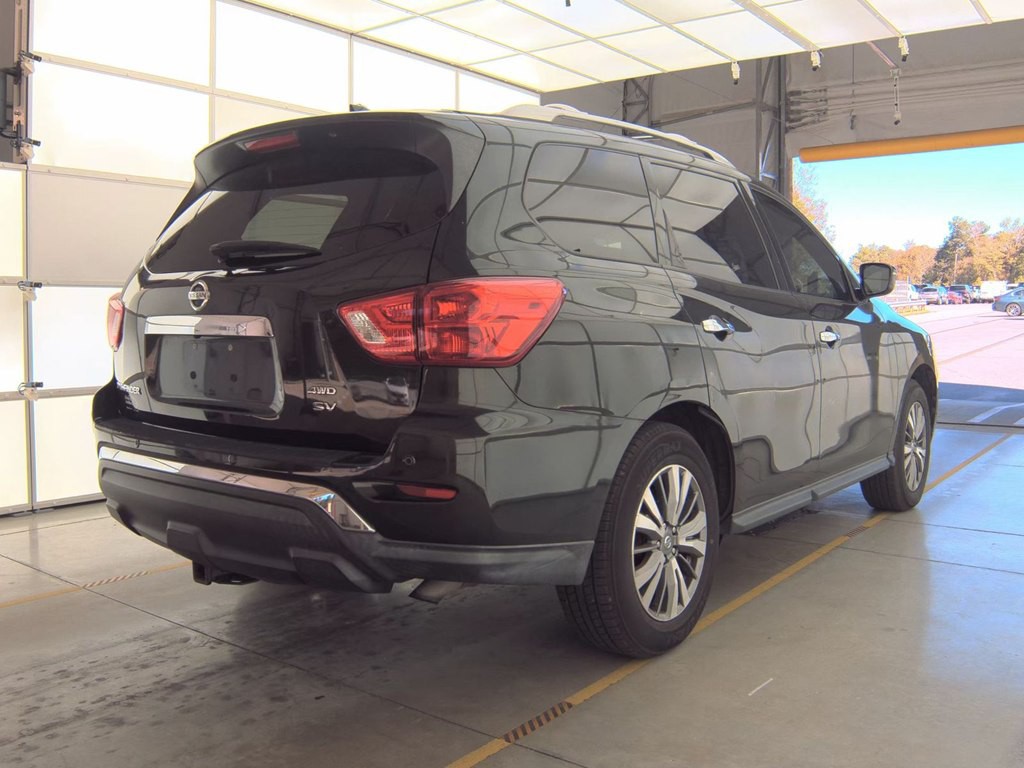 2020 Nissan Pathfinder Image 2