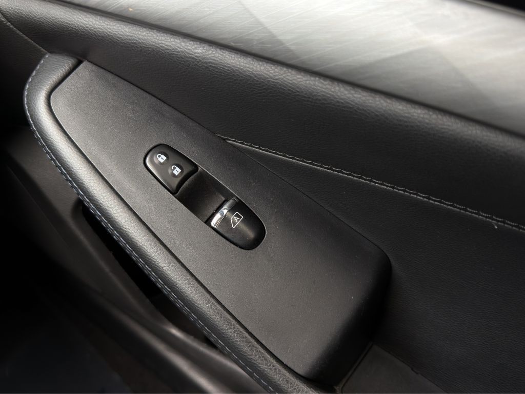 2022 Nissan Maxima Image 14