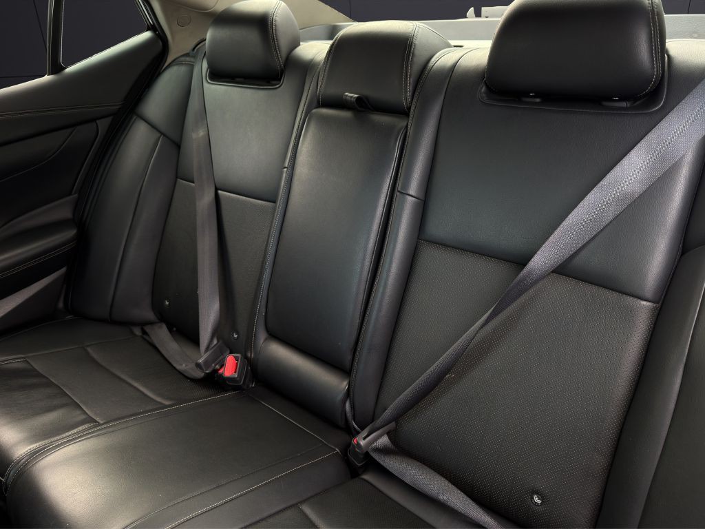 2022 Nissan Maxima Image 19