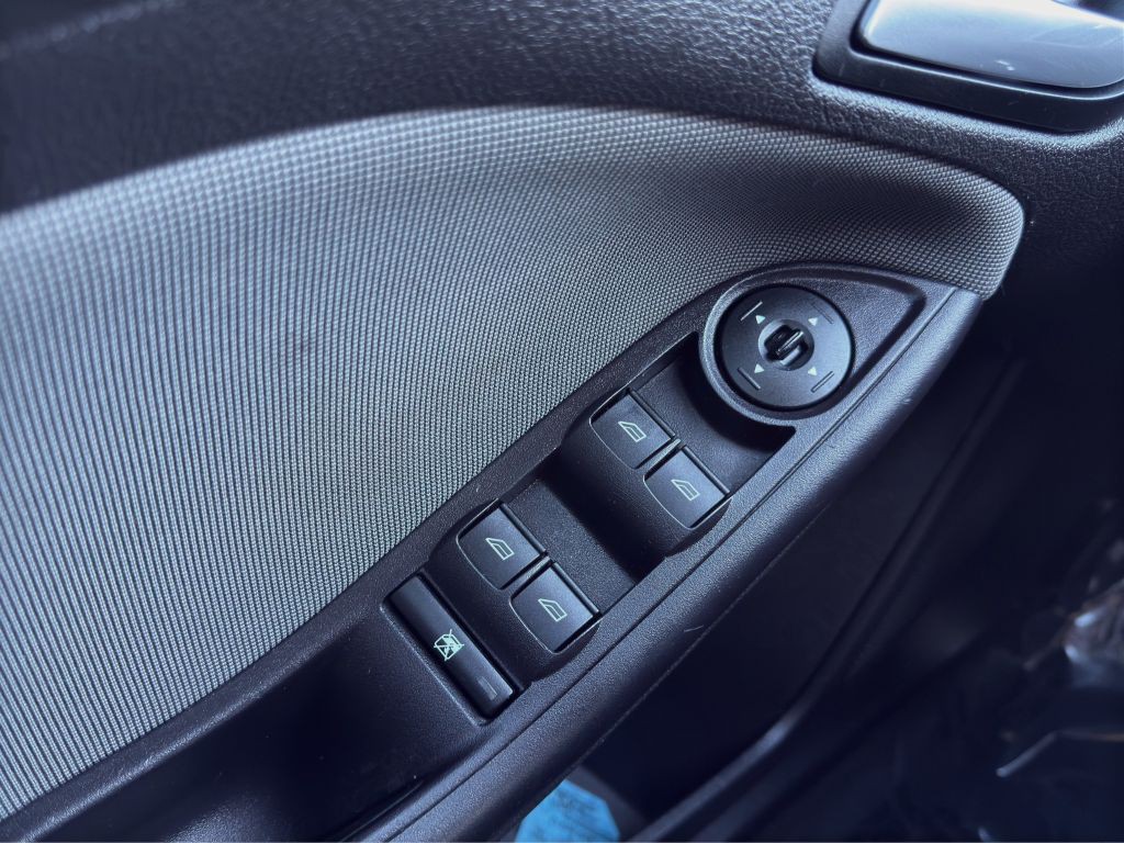 2013 Ford Focus Image 10